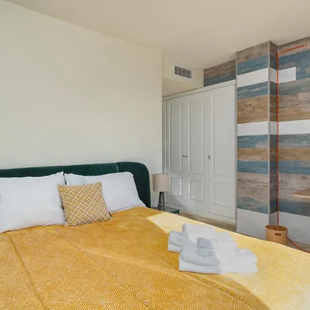 3 Bedroom, Floor With Fantastic Terrace And Pools Appartement