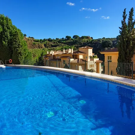3 Bedroom, Floor With Fantastic Terrace And Pools Sitio de Calahonda