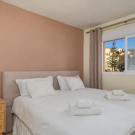 3 Bedroom, Floor With Fantastic Terrace And Pools * Sitio de Calahonda