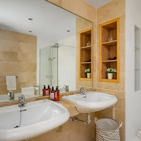 3 Bedroom, Floor With Fantastic Terrace And Pools Appartement Sitio de Calahonda