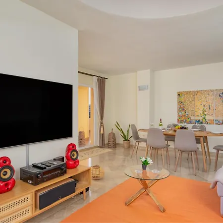 3 Bedroom, Floor With Fantastic Terrace And Pools