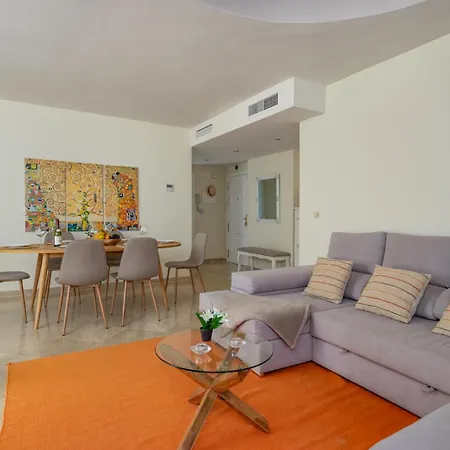 Apartamento 3 Bedroom, Floor With Fantastic Terrace And Pools Sitio de Calahonda